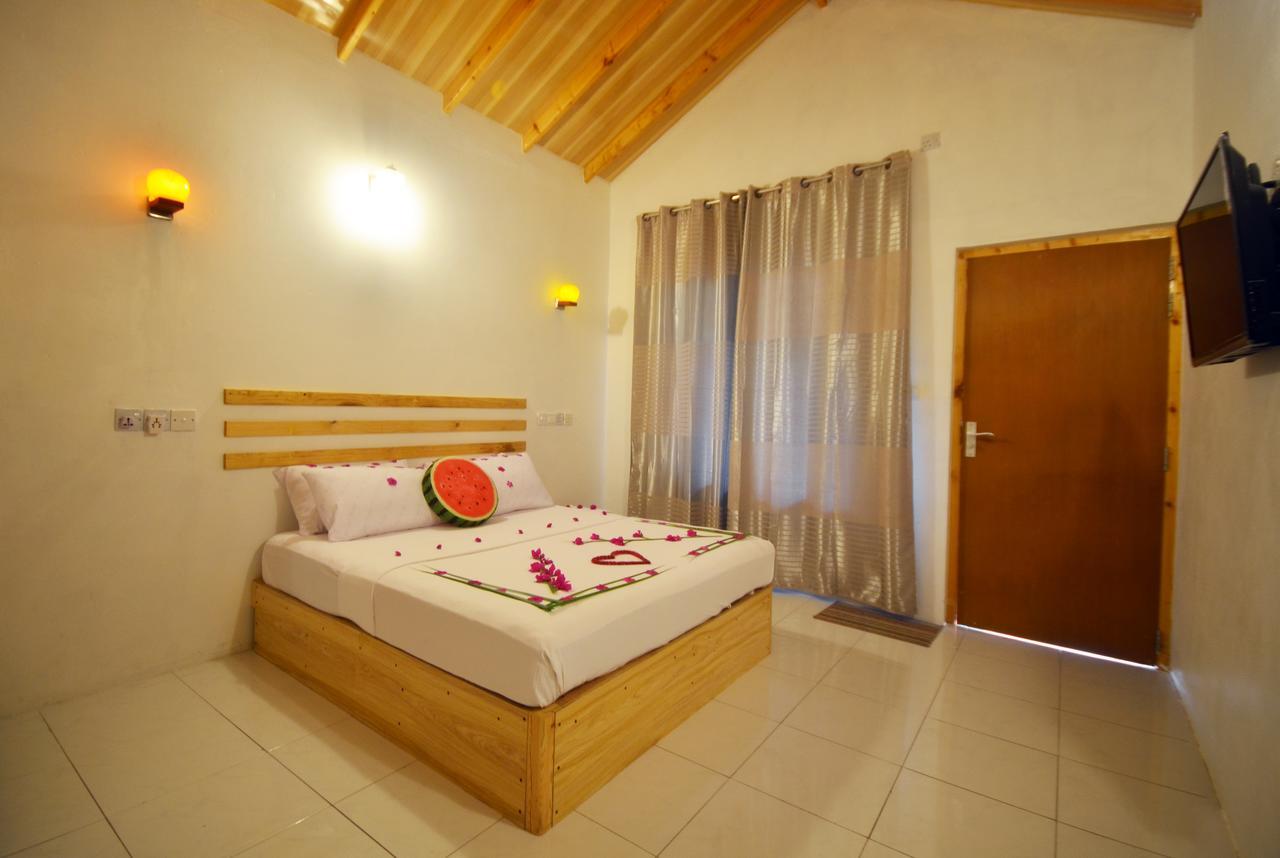 Resten Inn Thoddoo Exterior photo